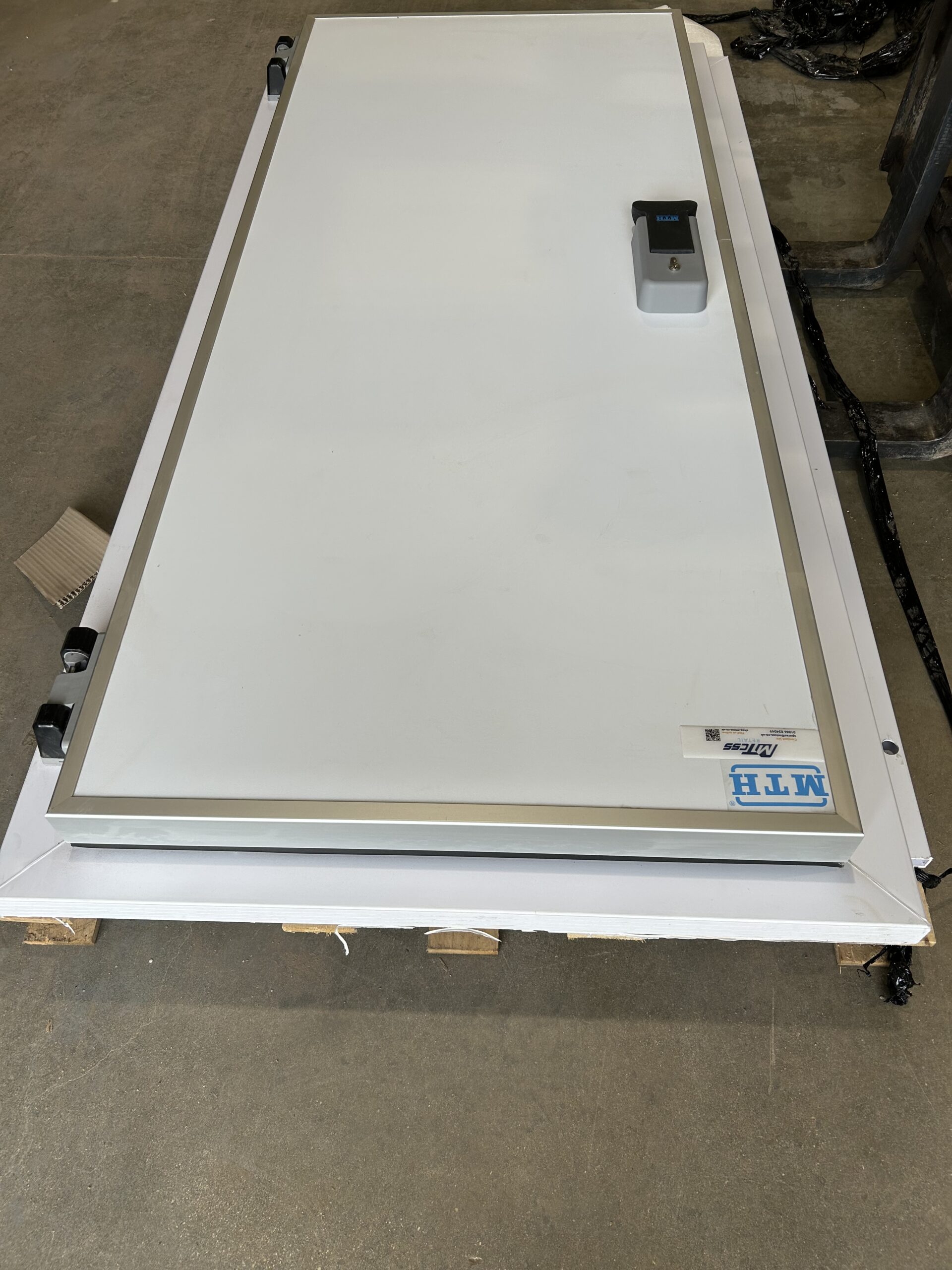 Chiller Cold Room Hinged Door Clear Opening 800mm wide x 2000mm high Right Hand Hinged MTH 500TN (Demo Unit)