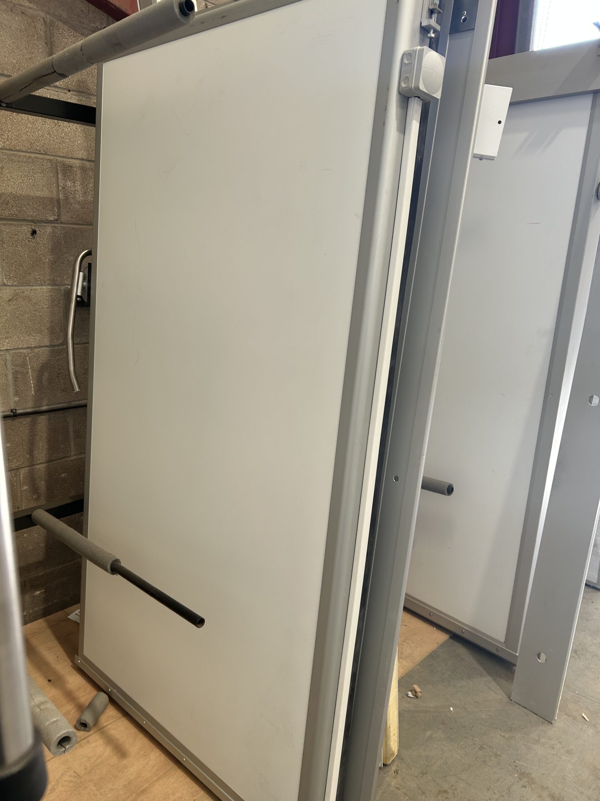 Cold Room Door - Sliding - Right Hand - Clear Opening 1000mm wide x 2000mm high